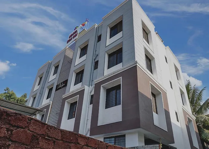 Super Collection O Eon Inn Near Pune AirportAirport Hotel